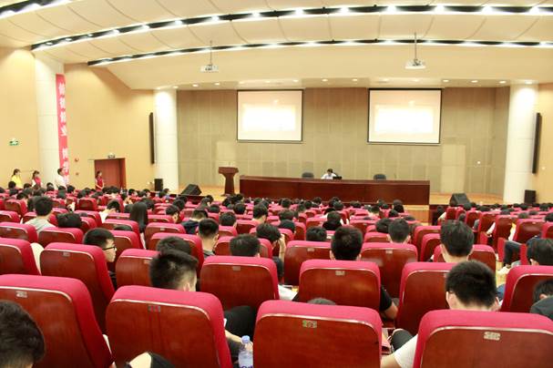 南粤工匠进校园之工匠报告会机电专场顺利举行