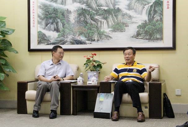 广东省教育系统关工委主任王玉学一行来校调研